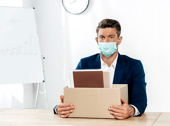 A pandemia de Covid-19 forçou muitos empregadores a dispensarem os seus funcionários.